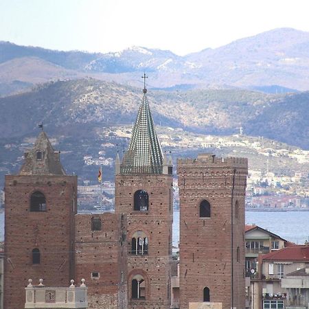 Largodoria - Viaarchivolto, Box Auto Privato Incluso Apartment Albenga Bagian luar foto